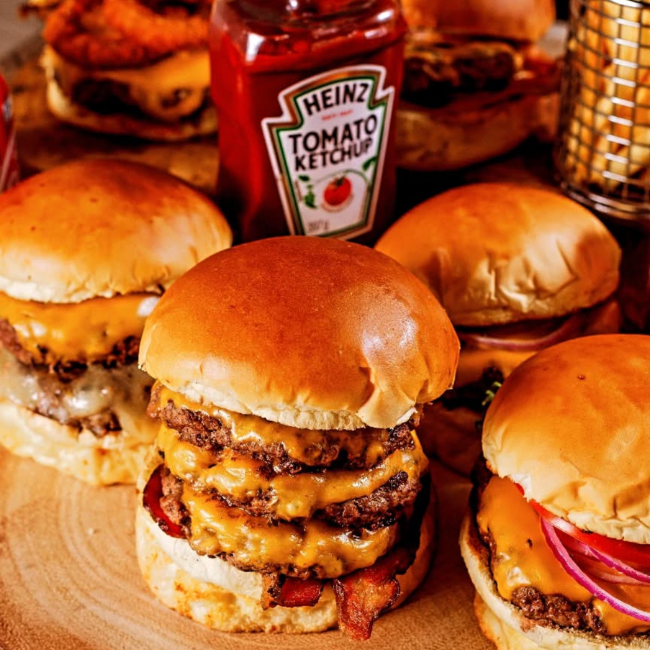 Combo Família 5 Lanches + Bebida + Fritas